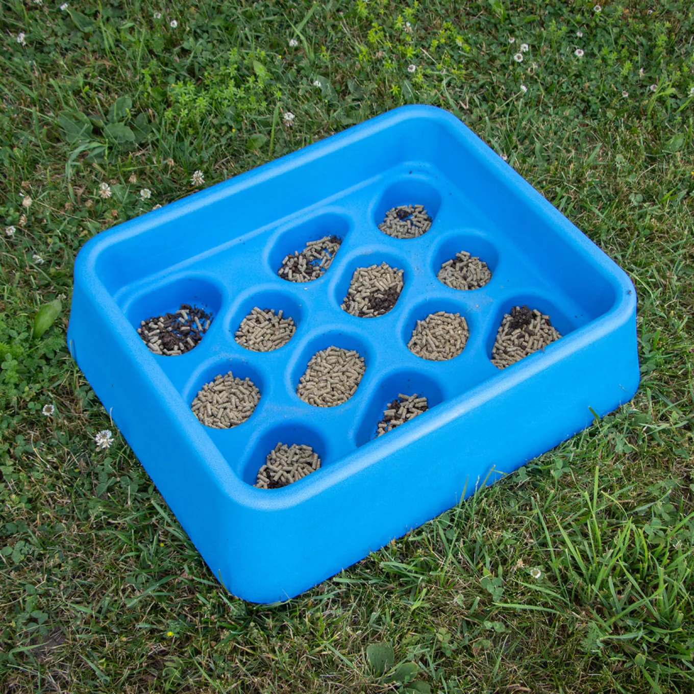 Parallax Gradual Feeder